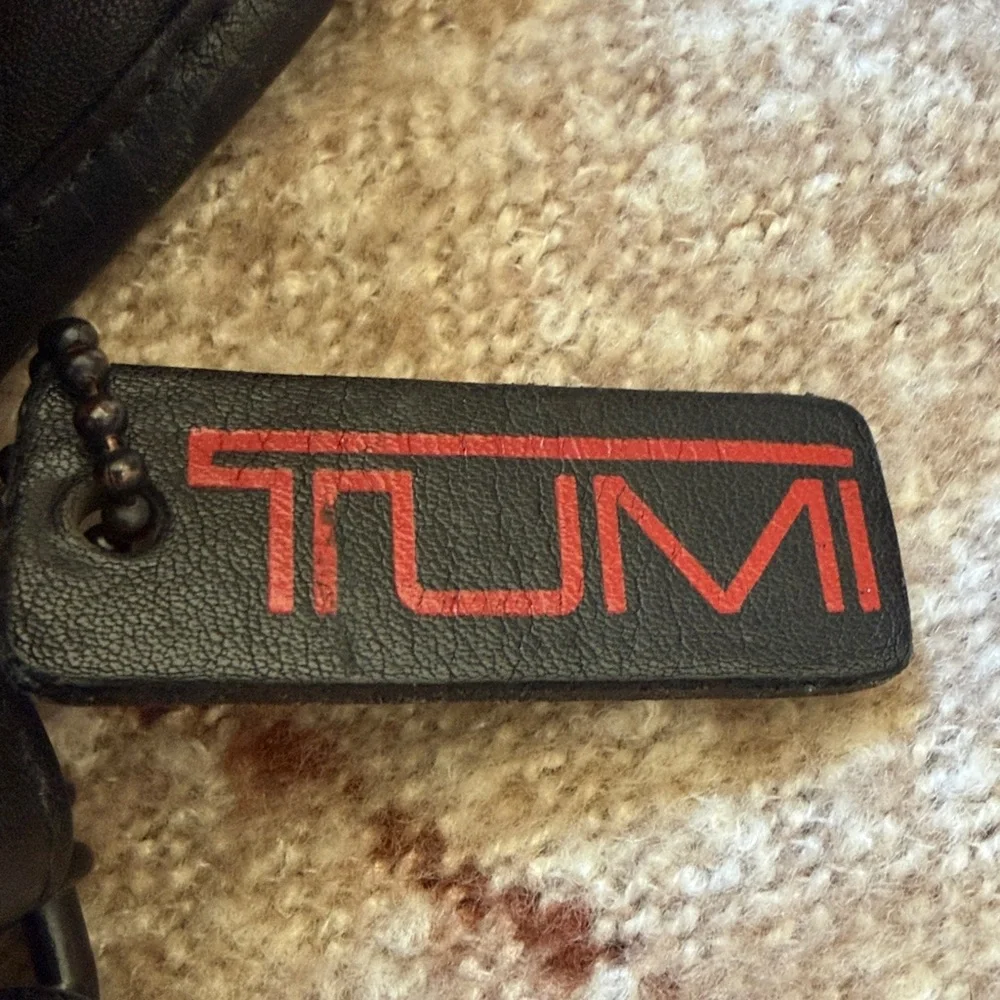 EUC TUMI Vintage UNISEX Black Leather Attractive Travel Work Crossbody